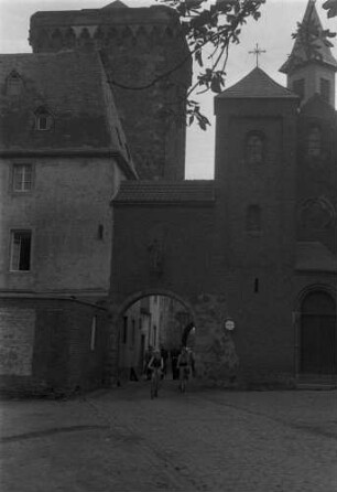 Zons: Tor und Turm