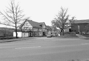 Wohnhaus; Lohfelden, Kirchweg 14