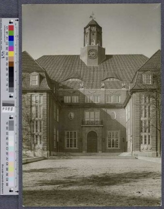 Museum für Hamburgische Geschichte : [Außenansicht]▶Vorplatz; teilw. Seitenflügel