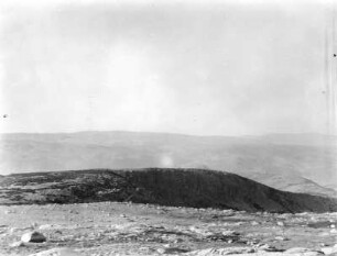Fläche und Kar der Laguna Cimera : Berglandschaft mit Ebenen und Tal