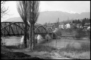 Chancy: Rhonebrücke, vom Schweizer Zollamt aus