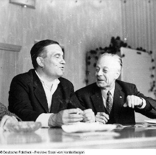 Porträt; Artur Hofmann mit sowjetischem Konstrukteur; Jürgen Gärtner I. Preis Mathe