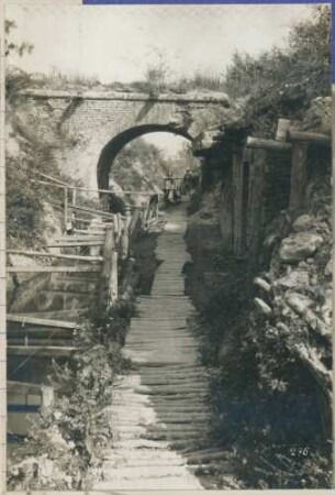Foto eines Stellungsgrabens bei der La Chapelle Ferme