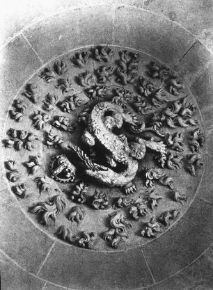 Chambord (Loir-et-Cher), Schloss von Chambord / Château de Chambord, Schlussstein des Treppenturms mit Salamander Franz I.