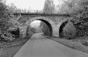 Eisenbahnbrücke (Brückenanlage); Gedern, Otto-Müller-Straße