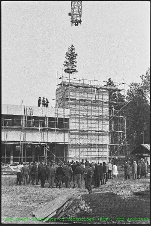 Richtfest beim Bau des Betriebsgebäudes des Klärwerks