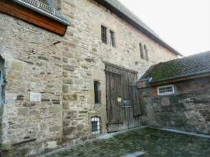 Stadtbild-Kelter (Meierhof) - Innenhof - Hauptgebäude von Nordosten über Traufseite in Übersicht