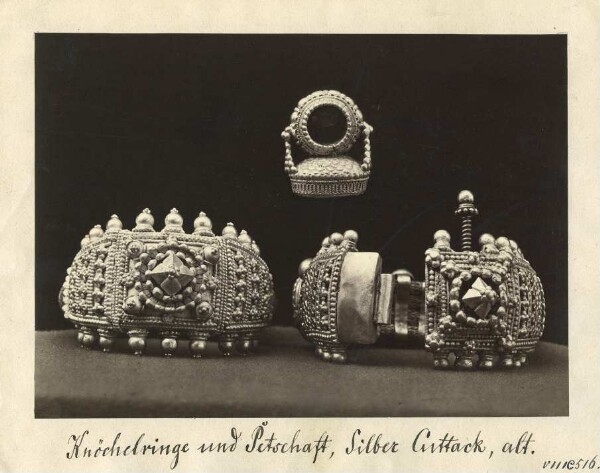 Knöchelringe und Petschaft, Silber Cuttack, alt