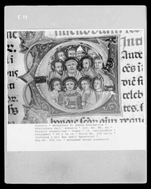 Missale monasticum — Initiale C mit den zwölf Aposteln?, Folio 275 recto