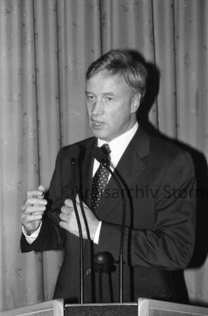 CDU: Wahlkampfveranstaltung zur Landtagswahl: Prahls Gasthof: Gastredner Vorsitzender der CDU-Fraktion in Hamburg Ole von Beust am Mikrofon: 16. Januar 2000