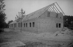 Eröffnung der Friedrich-Wolf-Oberschule in Boock / Kreis Uecker-Randow (Mecklenburg) : Außenansicht des Rohbaus