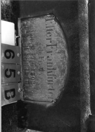 Grabstein 65 (Index: 99796102) Maße HxBxT: 171x61x14 cm: Grabstein 65B