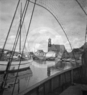 Hafen Hela mit evangelischer Kirche