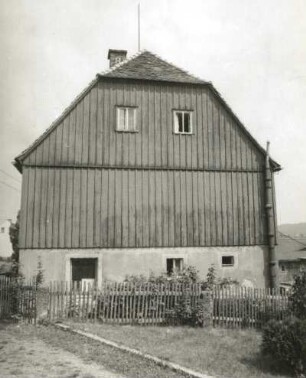 Rosenthal-Bielatal, Förstereistraße 5. Alter Forsthof (um 1800). Wohnhaus, Giebelfront