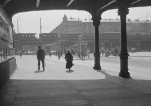 Dresden, Hauptbahnhof, Blick gegen den Südbahnsteig