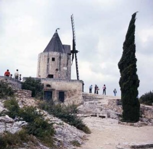 Alphonse Daudets Mühle bei Fontvieille : Mühle bei Fontvieille in der Provence (diente Alphonse Daudet als literarische Kulisse in seinen Erzählungen "Briefe aus meiner Mühle)