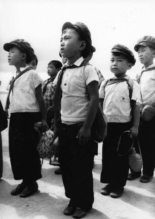 Nordkoreanische Jungen in Uniformen (Bildarchiv Uwe Gerig)