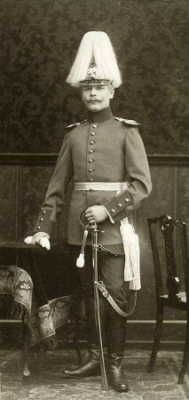 Grün, August; Hauptmann, geboren am 23.03.1882 in Heidelberg
