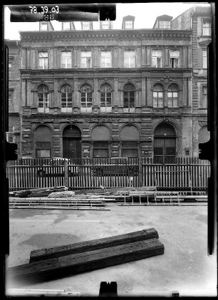 Berlin-Mitte, Wallstraße. Wohnhaus. Straßenfront