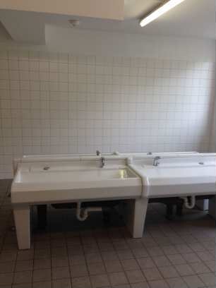 Unterbringung von Flüchtlingen in der Turnhalle des Freiherr-vom-Stein Gymnasiums