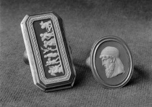 Ring mit Wedgwoodplakette
