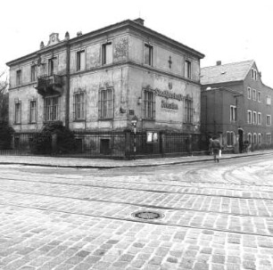 Dresden-Lockwitz. Wohnhaus (Sparkasse), Am Plan 1. Eckansicht