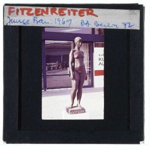 Fitzenreiter, Junge Frau