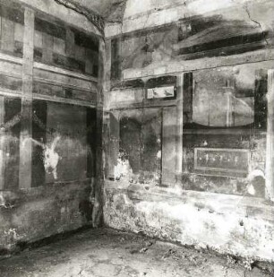 Pompeji. Wandmalerei des 2. Stils in einem Haus an der Regio I