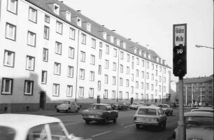 Freiburg: Front; Waldkircher Straße mit Ampel