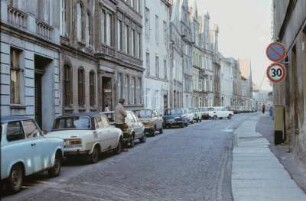 Stralsund, Mönchstraße. Blick von Süden (Kreuzung mit der Heilgeiststraße) nach Norden (Einmündung Ravensbergerstraße)