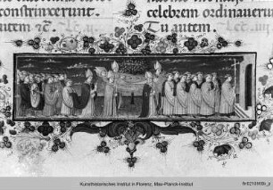 Lektionar in vier Bänden, 2. Buch : Buchseite mit Text und historisierter Initiale A mit Heiligem Zenobius sowie Miniatur mit dem Begräbnis des Heiligen