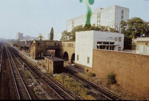 Berlin-Prenzlauer Berg. S-Bahnstation Leninallee (Landesberger Allee)