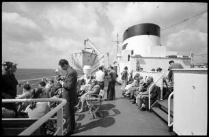 Grossenbrode: Publikum an Deck, Fährschiff Theodor Heuss