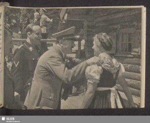 Hitler, zu Besuch auf einer Berghütte