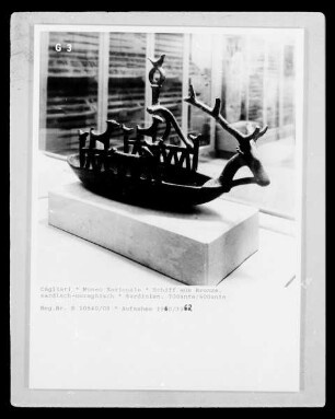 Schiff aus Bronze, sardisch-nuraghisch
