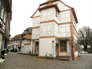 Stadtbild - Freihof an der kleinen Maingasse - Barockhaus mit Fachwerk-Obergeschossen über Rückseite mit quadratischem Treppenturm