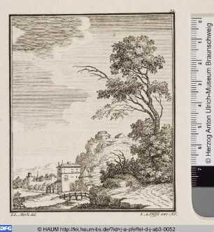 Landschaft mit Baum und Hügel im Vordergrund