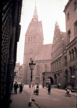 Hannover: Blick auf die Marktkirche, Laterne näher [St. Georgii et Jacobi]