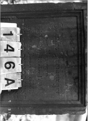 Grabstein 146 (Index: 99790457) Maße HxBxT: 104x61x24 cm: Grabstein 146A