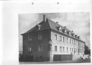 Neugersdorf. Doppelwohnhaus (1920/1930, Heimstättengesellschaft Sachsen/ H. G. S.)