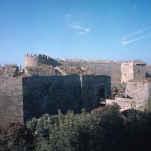 Rhodos (Stadt). Altstadt, Sankt Athanasios-Tor, Und das enge Bollwerk