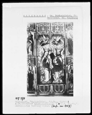 Segnung der gekrönten Maria durch Christus; seitlich: Heilige