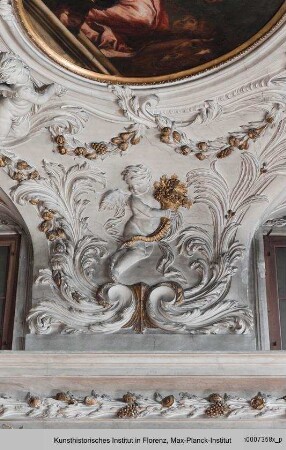 Putti : Putti als Allegorien der Jahreszeiten : Putto mit Füllhorn als Allegorie des Frühlings