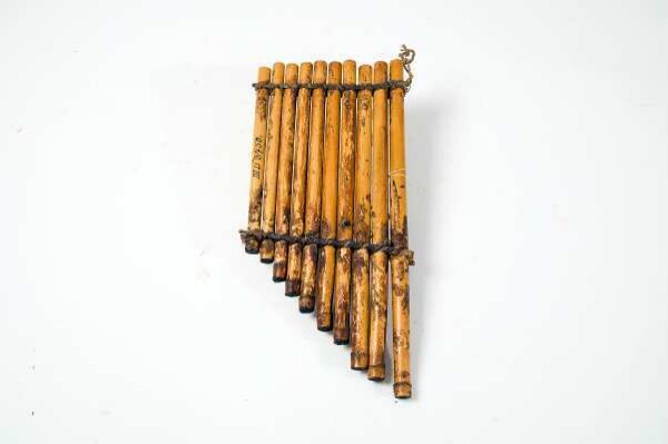 Docked pan flute