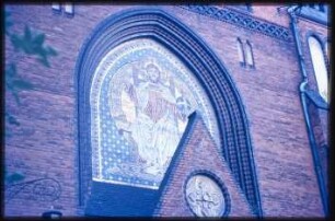 Detail über dem Eingang der Auenkirche