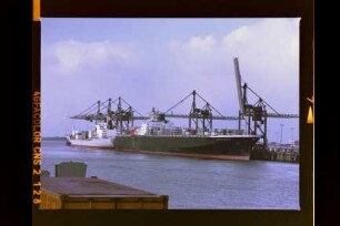 Bremen Express (1972), Containershiff, Hapag-Lloyd AG, Bremen, Bau-Nr. 977