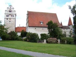Stadtbefestigung - Stadttor (Nördlinger Tor) - Ansicht über Feldseite mit Stadtmauer und Stadtmühle (Stadtmauer mit Schlüsselloch-Schießscharten)