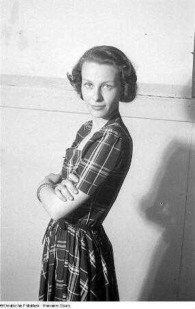 Porträtaufnahmen der Schauspielerin Ilse Werner