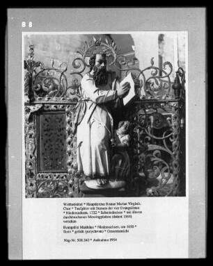 Taufgitter mit Statuen der vier Evangelisten — Evangelist Matthäus