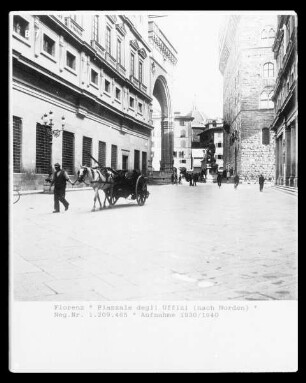 Piazzale degli Uffizi